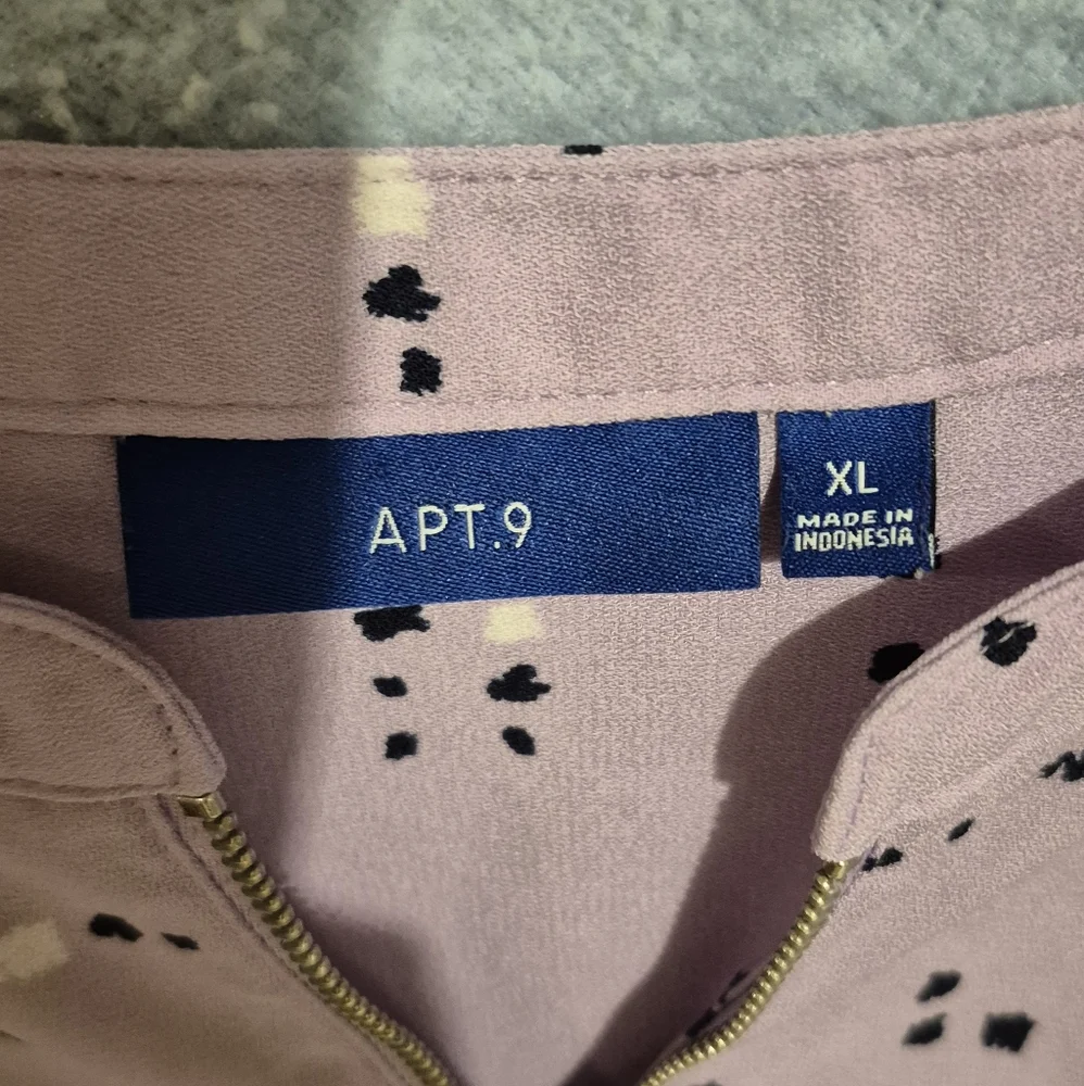 Lilac Zipper Detail Dressy Blouse - Picture 4 of 5